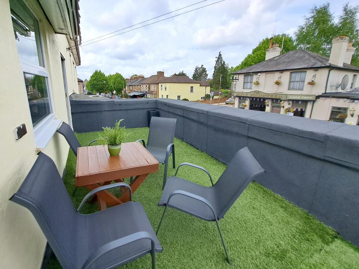 Bright 3 Bed Apartment With Terrace, Free Parking On Premises Watford  Zewnętrze zdjęcie