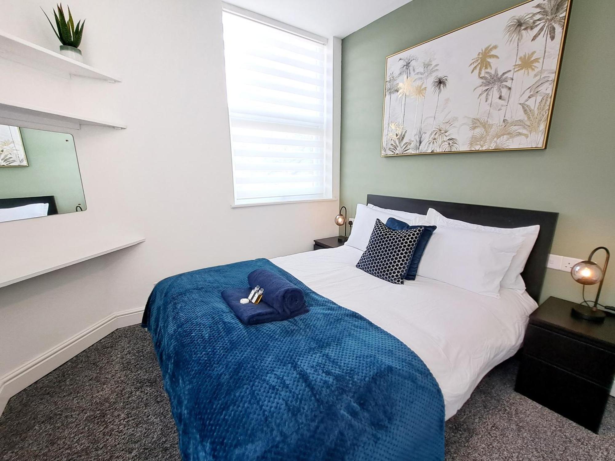 Bright 3 Bed Apartment With Terrace, Free Parking On Premises Watford  Zewnętrze zdjęcie